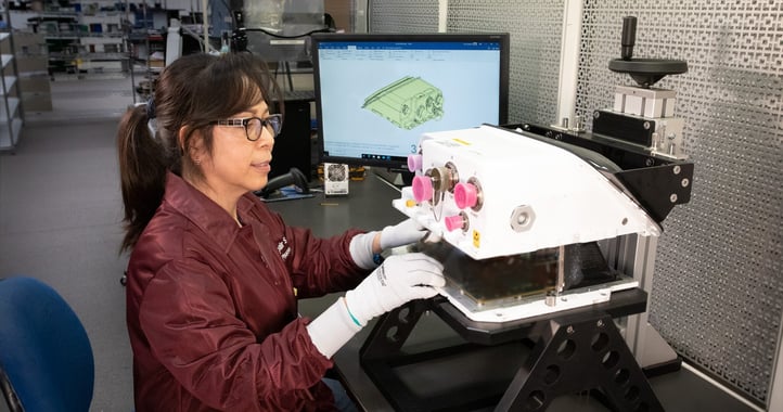 LR_Universal Avionics Establishes Repair Capability for Enhanced Vision Cameras