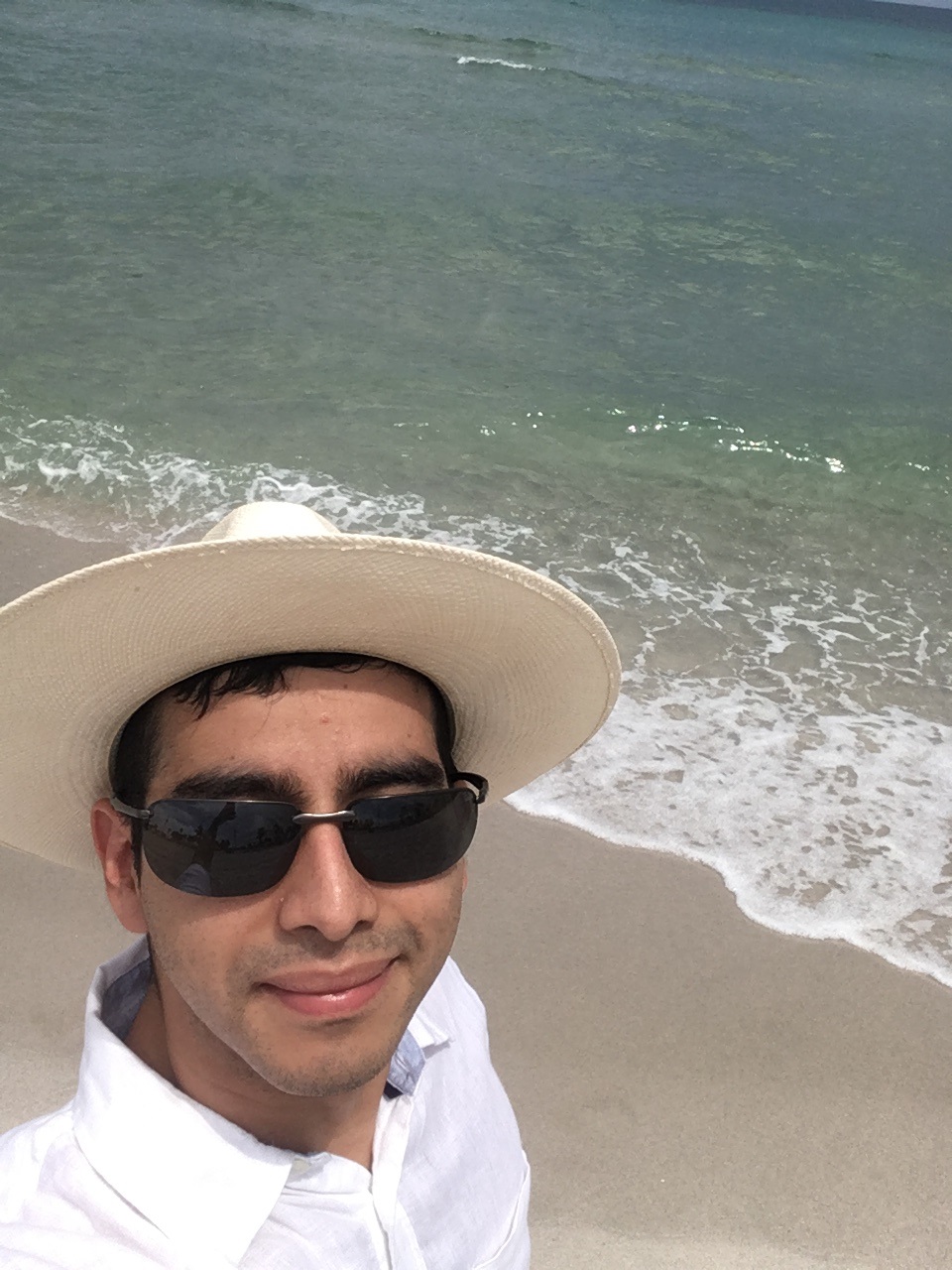 Raul enjoys the outdoors and taking trips to quiet beaches in Fort Lauderdale